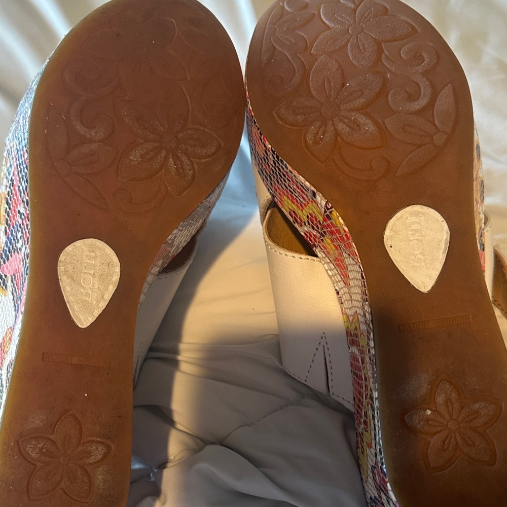 Born clogs Size 8 - Picture 3 of 10
